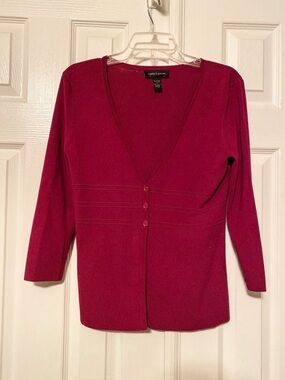 Cable & Gauge Deep V-Neck Button-Front Sweater - Raspberry Pink